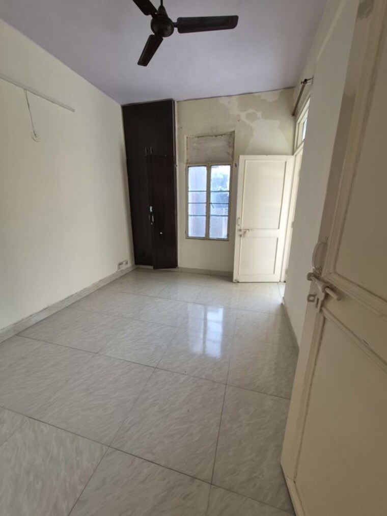 Hall, mayur vihar 2.5 Bedroom 850 Sq.Ft. Apartment In Mayur Vihar Delhi 10724468