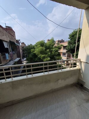Balcony in 2.5 BHK Apartment at Mayur Vihar – for Rent