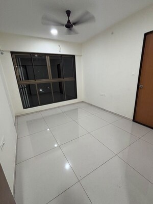 Room in 2 BHK Apartment at Chandak 34 Park Estate, Goregaon West – for Rent