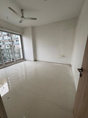 Room in 2.5 BHK Apartment at Neelkanth Greens, Manpada – for Rent