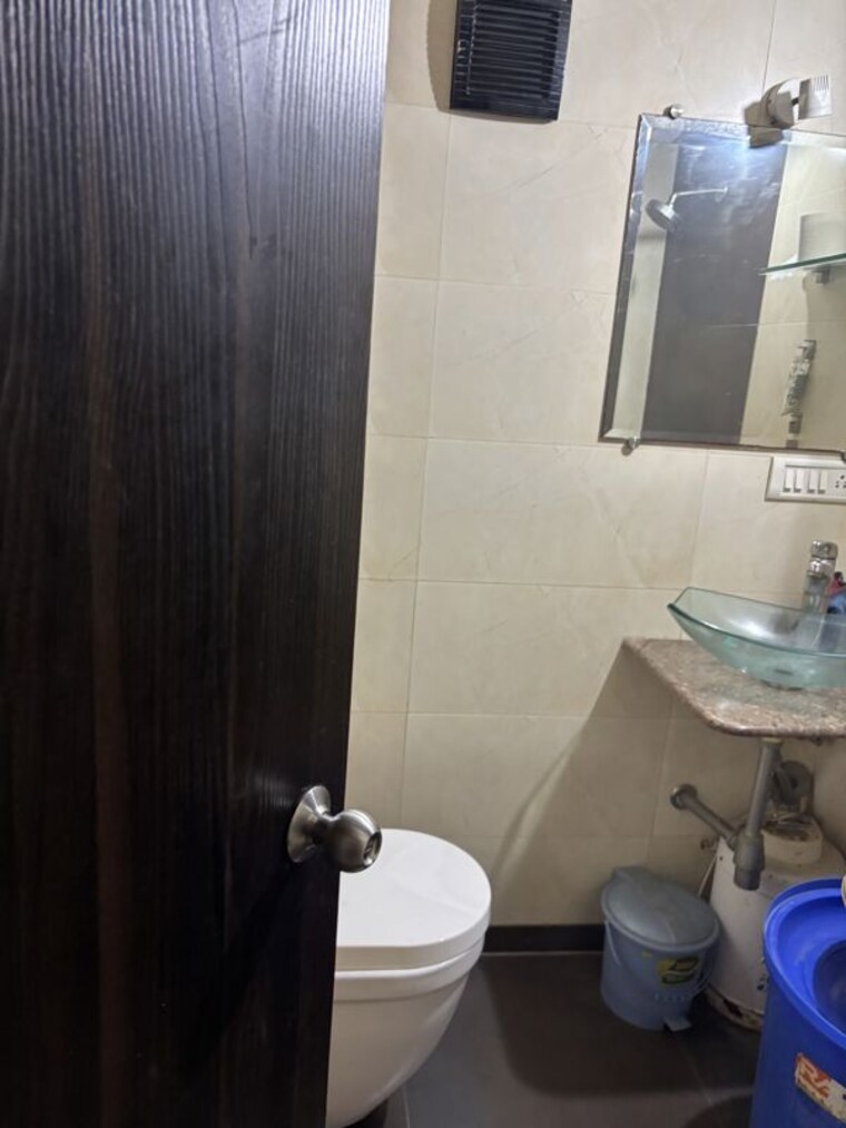 Bathroom, apna-ghar-chs-colaba 1 Bedroom 680 Sq.Ft. Apartment In Colaba Mumbai 10724502