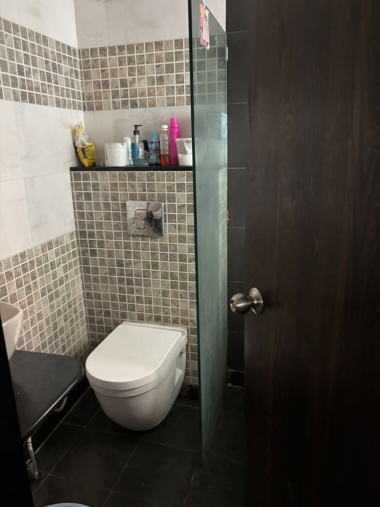 Bathroom, apna-ghar-chs-colaba 1 Bedroom 680 Sq.Ft. Apartment In Colaba Mumbai 10724502
