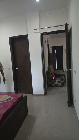 Furnished Amenities in 3 BHK Builder Floor at Sushant Lok I – for Rent