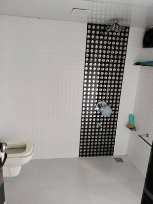 Team Area in 2 BHK Apartment at Kalina – for Rent