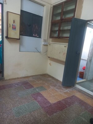 Room in 1 BHK Apartment at Dadar West – for Rent