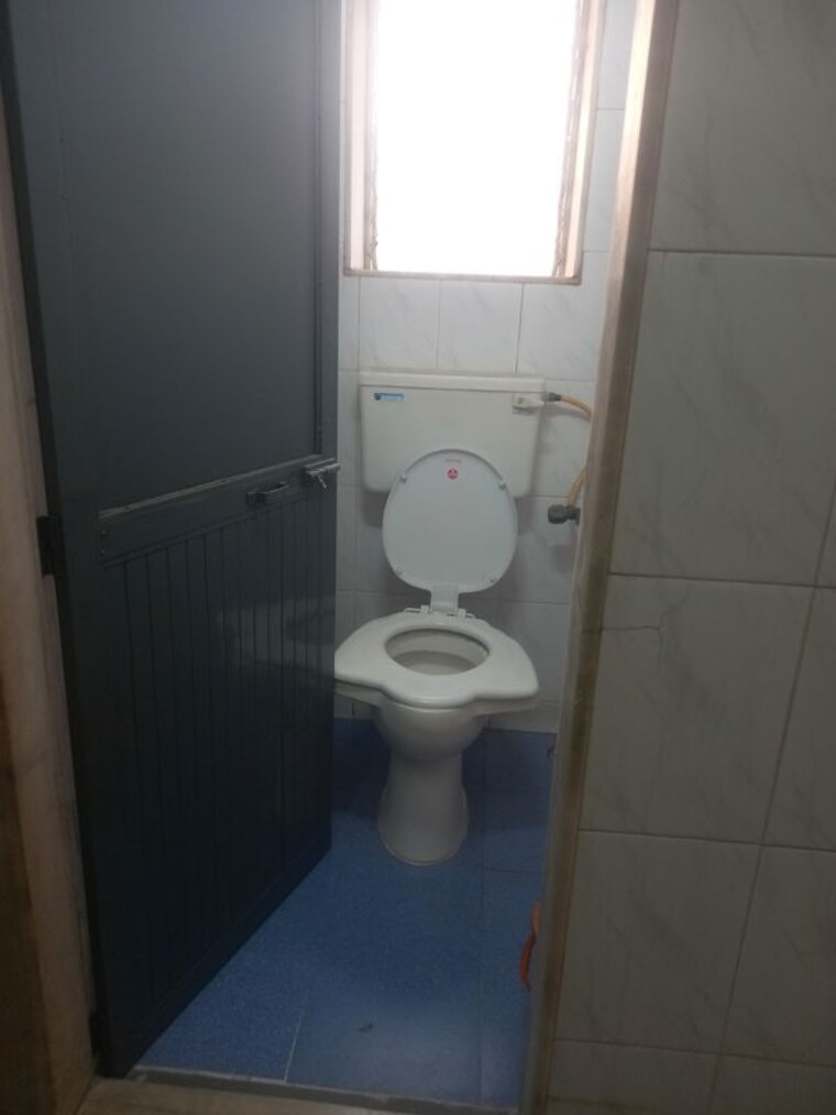 Attached Bathroom, dadar west 1 Bedroom 400 Sq.Ft. Apartment In Dadar West Mumbai 10724548