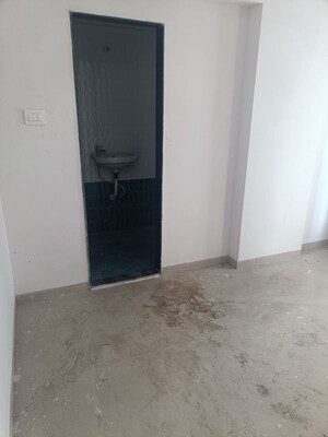 Room in 1 BHK Apartment at Malad West – for Sale