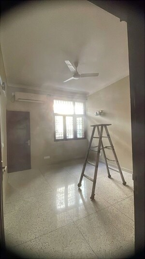 Building Lobby in 3.5 BHK Builder Floor at Hauz Khas – for Rent