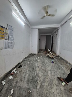 Hall in  Shop at Mayur Vihar – for Rent