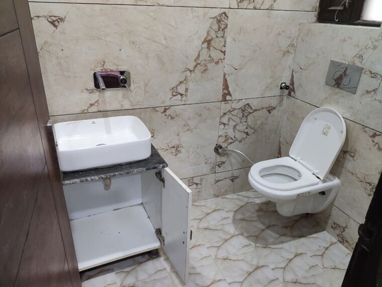 Bathroom, motia-blue-ridge 3 Bedroom 1200 Sq.Ft. Builder Floor In Dhakoli Zirakpur 10724600