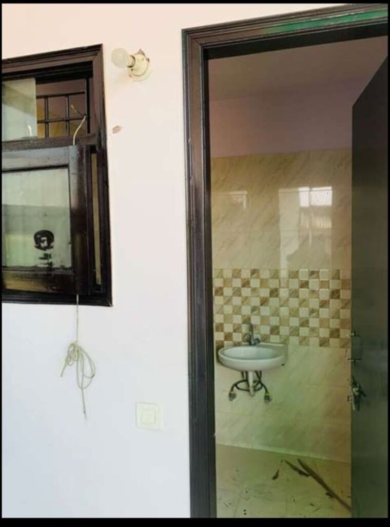 Room, sector 37 greater noida 2 Bedroom 1290 Sq.Ft. Builder Floor In Sector 37 Greater Noida Greater Noida 10724594