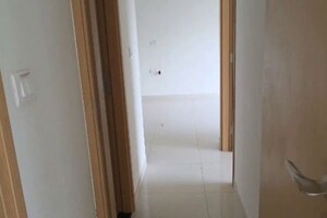 Room in 2 BHK Apartment at Godrej Ascend, Kolshet Road – for Sale
