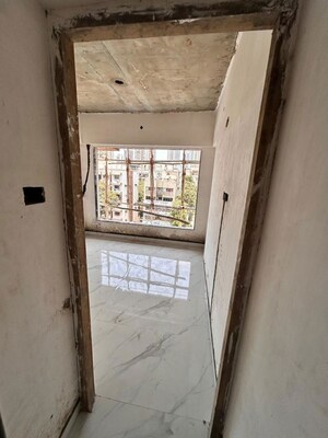 Room in 1 BHK Apartment at Malad West – for Sale
