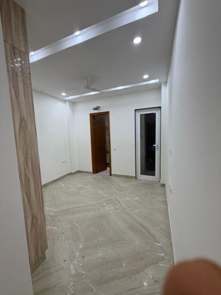 Room, chittaranjan park 3 Bedroom 160 Sq.Yd. Builder Floor In Chittaranjan Park Delhi 10722804
