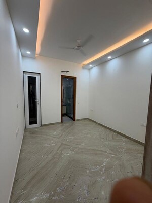 Room in 3 BHK Builder Floor at Chittaranjan Park – for Sale