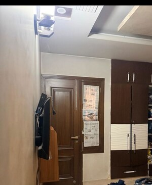 Room in 3 BHK Builder Floor at Chittaranjan Park – for Sale