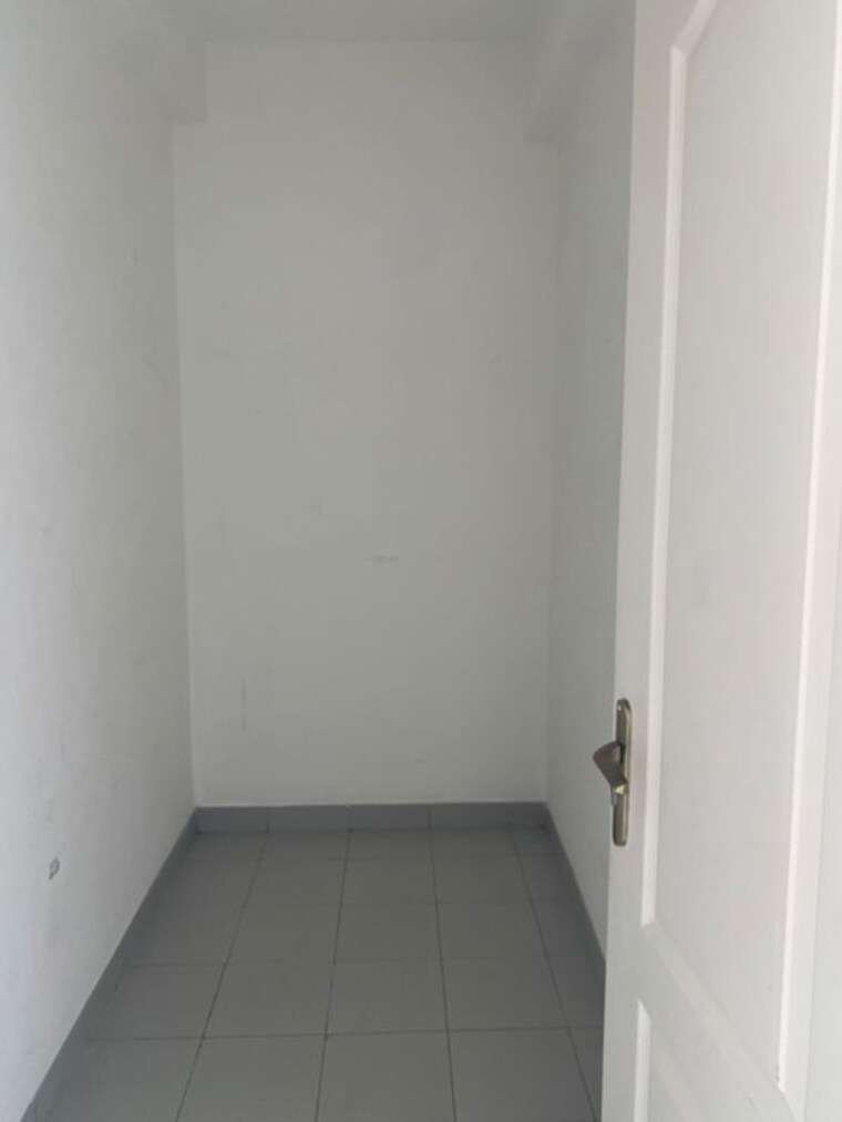 Room, sushma-valencia 3 Bedroom 1800 Sq.Ft. Apartment In International Airport Road Zirakpur 10724654