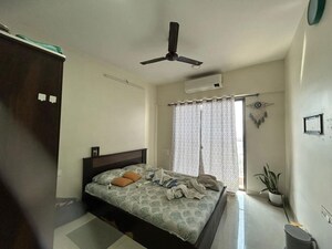 Bedroom in 2.5 BHK Apartment at Hubtown Hill Crest, Andheri East – for Rent
