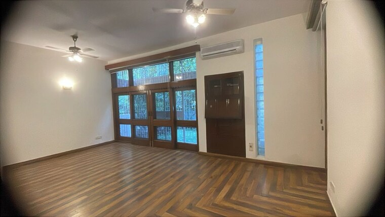 Room, gulmohar park 3 Bedroom 4500 Sq.Ft. Independent House In Gulmohar Park Delhi 10724662