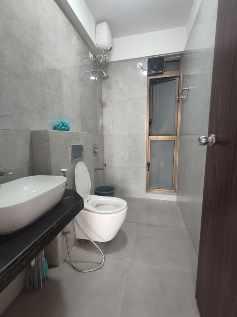 Bathroom, raymond-ten-x-habitat 2 Bedroom 635 Sq.Ft. Apartment In Pokhran Road No Two Thane 10724686