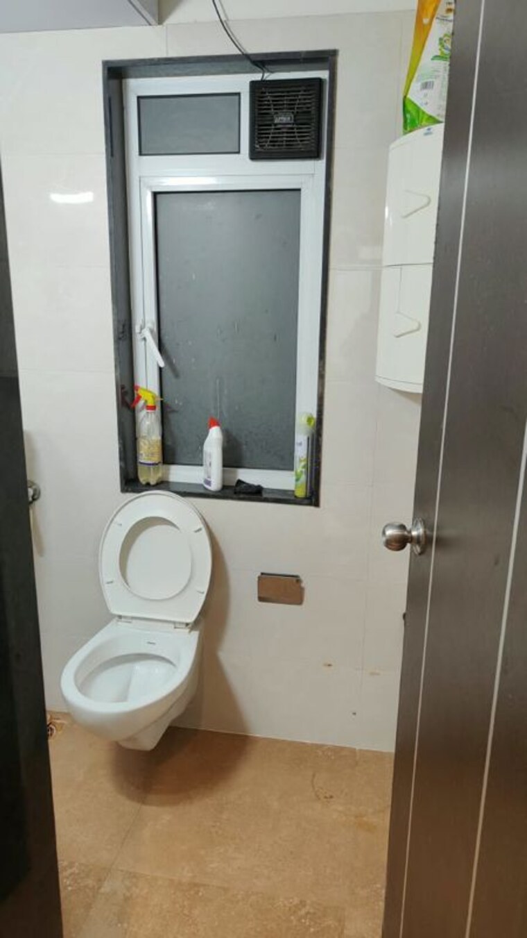 Bathroom, shell-colony 1 Bedroom 370 Sq.Ft. Apartment In Chembur Mumbai 10724700