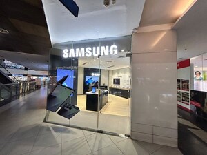  Showroom – Exterior View View at Mahagun Metro Mall, Vaishali Sector 3 - for Sale