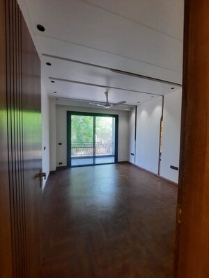 Room in 4 BHK Builder Floor at Mayfield Garden – for Sale
