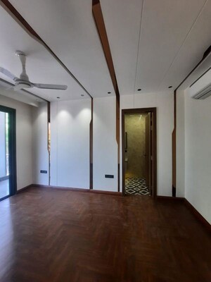 Room in 4 BHK Builder Floor at Mayfield Garden – for Sale