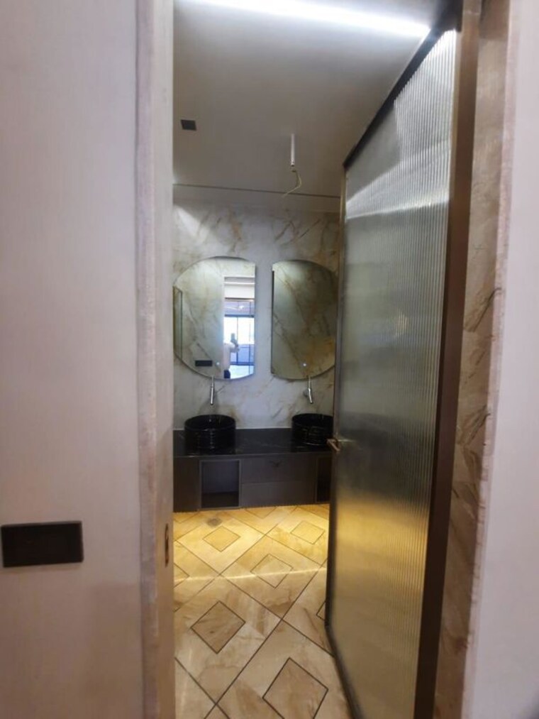 Bathroom, nirvana-courtyard 4 Bedroom 500 Sq.Yd. Builder Floor In Sector 50 Gurgaon 10724741