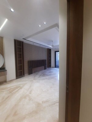 Room in 4 BHK Builder Floor at Nirvana Courtyard, Sector 50 – for Sale