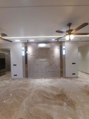Room in 4 BHK Builder Floor at Nirvana Courtyard, Sector 50 – for Sale