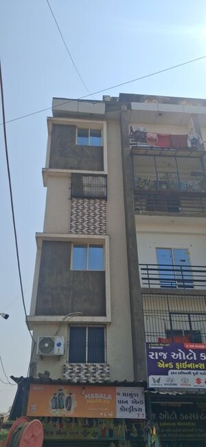  Apartment For Sale in Bharat Nagar