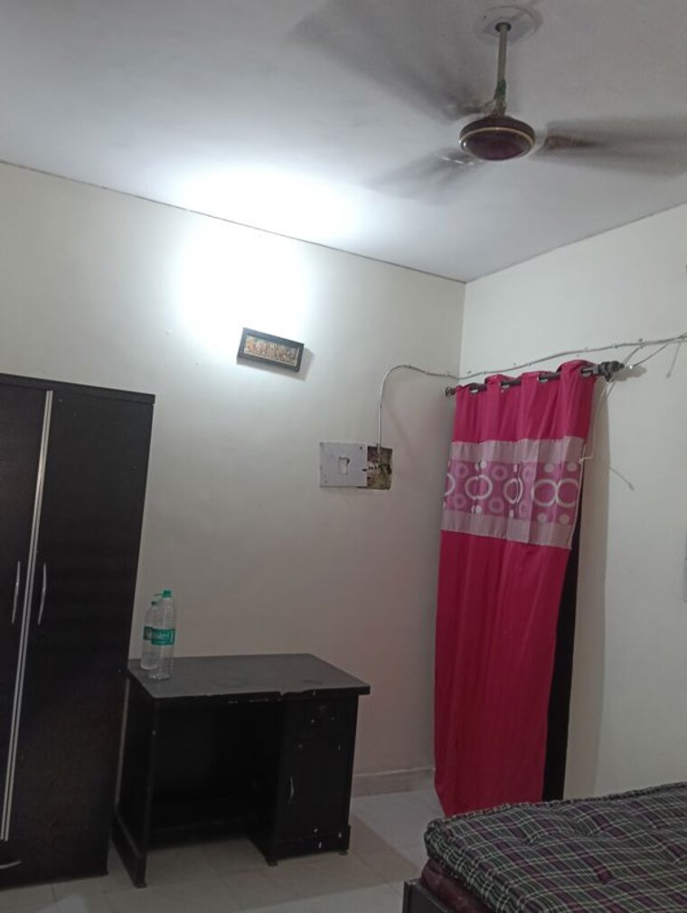 Room, sector 16b dwarka 1 RK 350 Sq.Ft. Apartment In Sector 16b Dwarka Delhi 10724754