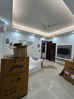 Team Area in 3 BHK Builder Floor at Sector 52 – for Rent