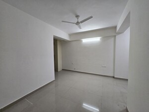 Room in 3 BHK Builder Floor at Vasant Kunj – for Rent
