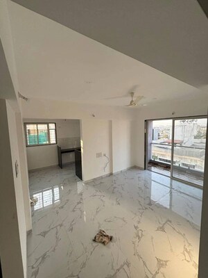 Room in 3 BHK Apartment at Dhanori – for Rent