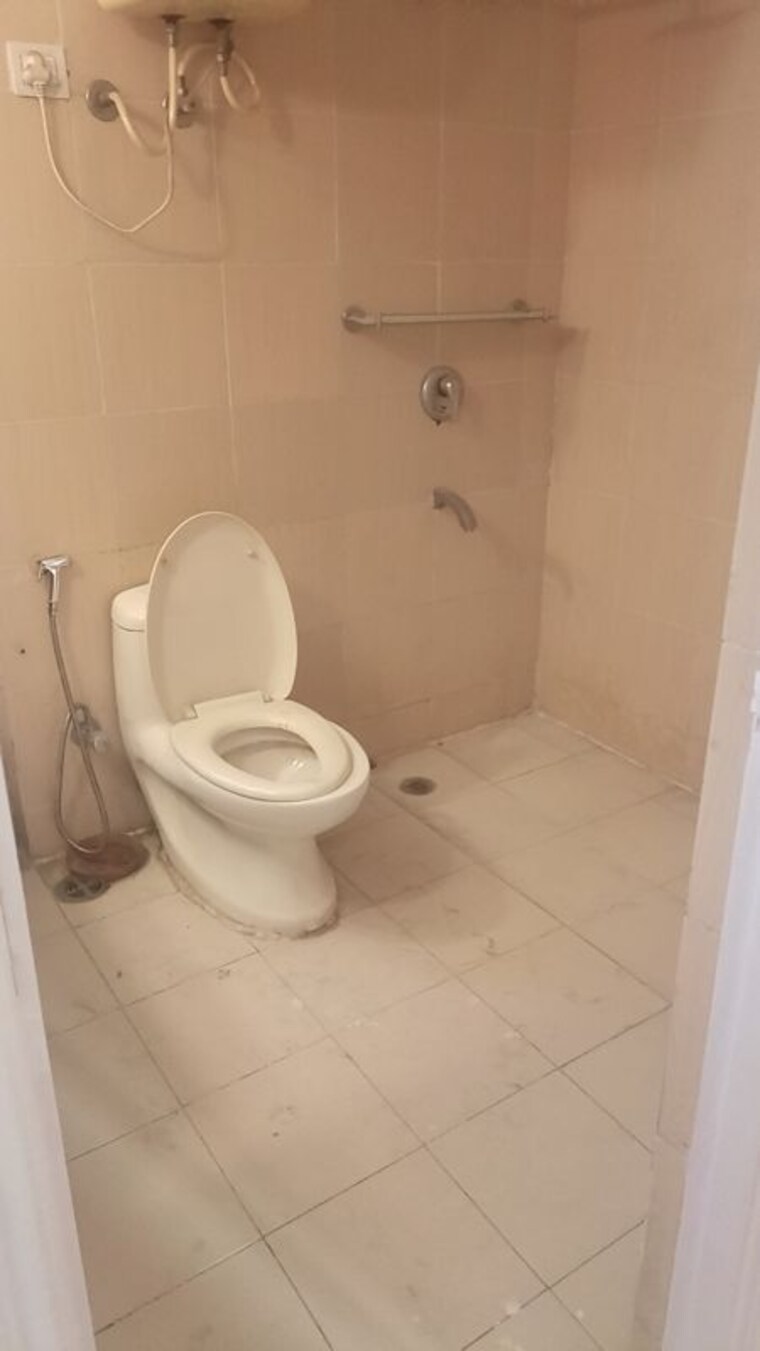 Bathroom, orchid-petals 3 Bedroom 2061 Sq.Ft. Apartment In Sector 49 Gurgaon 10724869