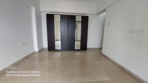 Room in 3 BHK Apartment at Ankur Rajdoot, Khar West – for Sale