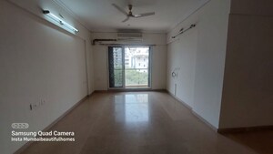 Room in 3 BHK Apartment at Ankur Rajdoot, Khar West – for Sale