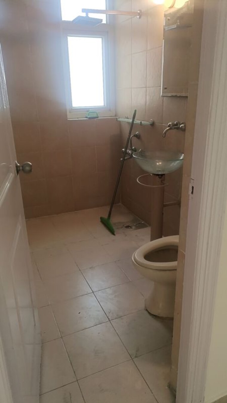 Bathroom, omaxe-the-nile 3 Bedroom 1900 Sq.Ft. Apartment In Sector 49 Gurgaon 10724888