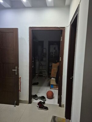 Building Lobby in 3.5 BHK Apartment at Ardee City Palm Grove Heights, Sector 52 – for Rent