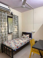 915 Sq.Ft. Pg in Goregaon East