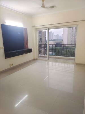Room in 4 BHK Apartment at Gaur Atulyam, Omicron I Greater Noida – for Rent