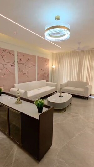 Hall in 3 BHK Builder Floor at BPTP Amstoria, Sector 102 – for Sale