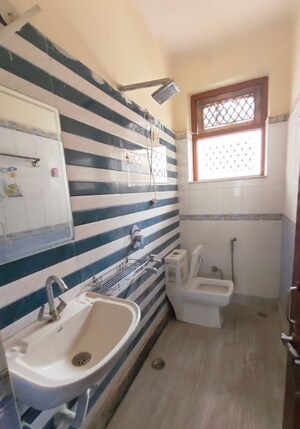 Staircase in 3 BHK Builder Floor at Sector 37 – for Rent