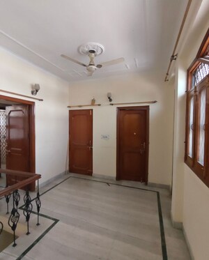 Room in 3 BHK Builder Floor at Sector 37 – for Rent