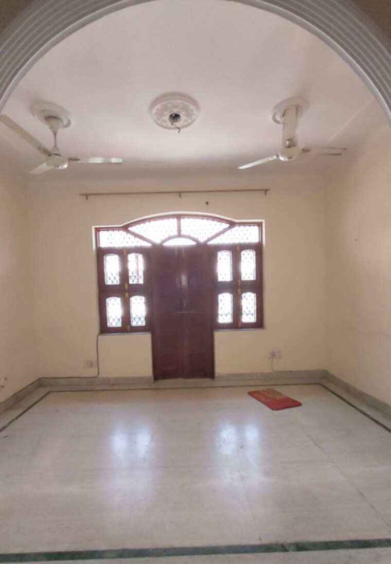 Room, sector 37 3 Bedroom 1600 Sq.Ft. Builder Floor In Sector 37 Faridabad 10724923