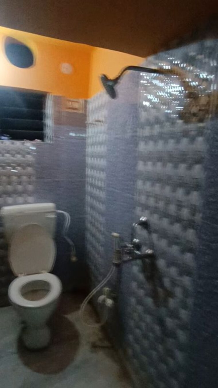 Bathroom, ballygunge 2 Bedroom 780 Sq.Ft. Apartment In Ballygunge Kolkata 10724952