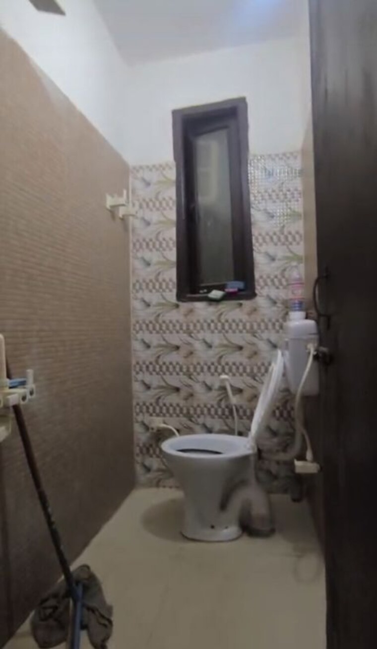 Bathroom, singhal-residency 2 Bedroom 1010 Sq.Ft. Apartment In Sector 73 Noida 10724958