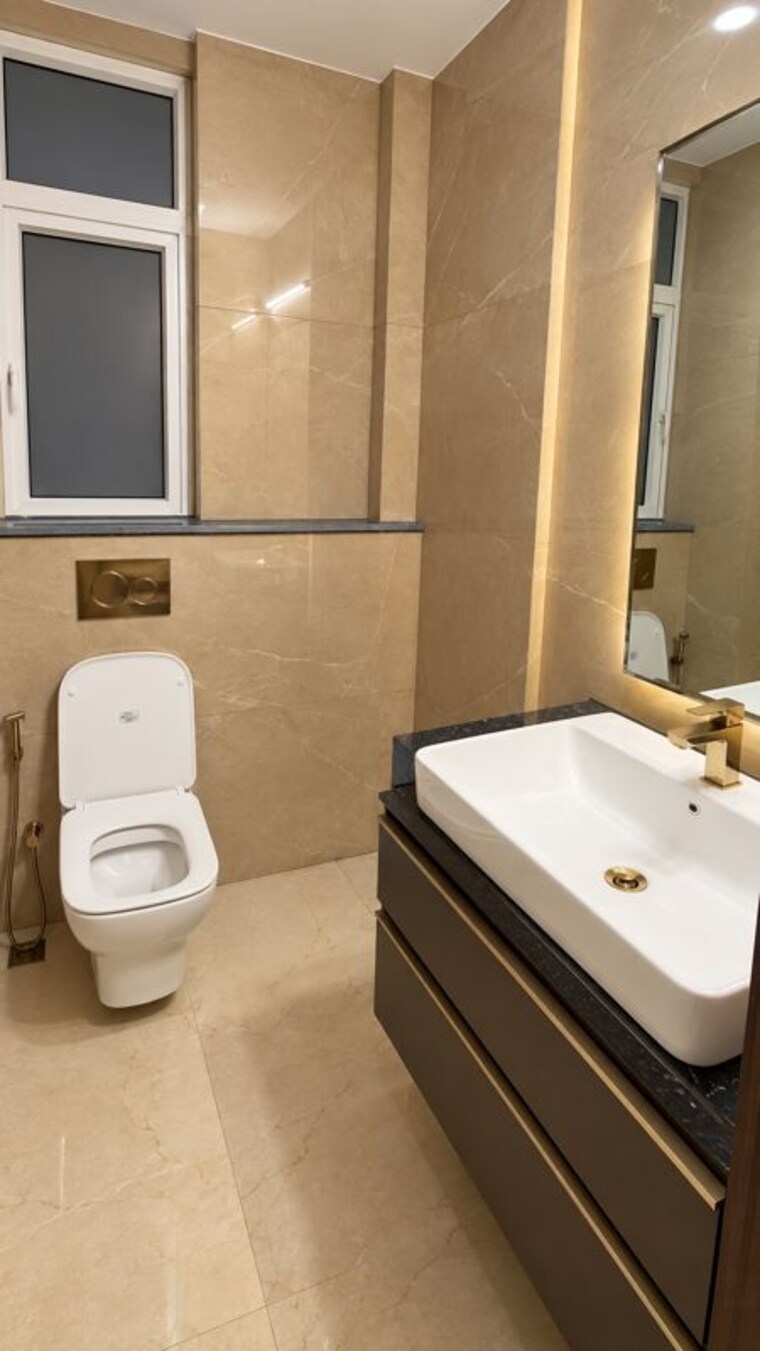 Attached Bathroom, smart-world-orchard 2.5 Bedroom 1150 Sq.Ft. Apartment In Sector 61 Gurgaon 10724951